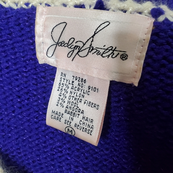 Vintage - Jaclyn Smith | Beaded V- Neck Pullover - Picture 5 of 8